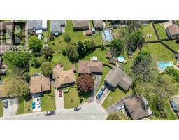 7 STIRLING CRESCENT - 43
