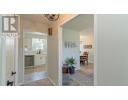 7 STIRLING CRESCENT - 6