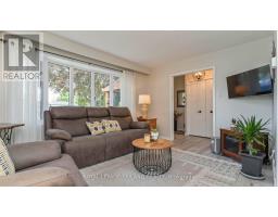 7 STIRLING CRESCENT - 8