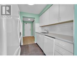 912 - 570 PROUDFOOT LANE - 16