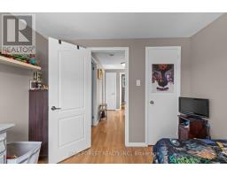 48 ROSAMOND CRESCENT - 22