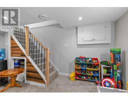 48 ROSAMOND CRESCENT - 26