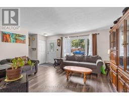 48 ROSAMOND CRESCENT - 6