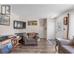 48 ROSAMOND CRESCENT - 7