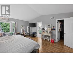 21 - 410 AMBLESIDE DRIVE - 12