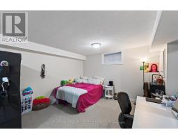 21 - 410 AMBLESIDE DRIVE - 17