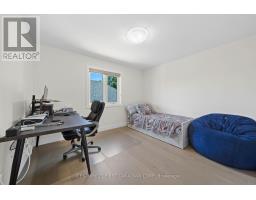 8-7966 FALLON DRIVE - 32