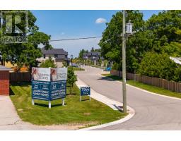 8-7966 FALLON DRIVE - 46
