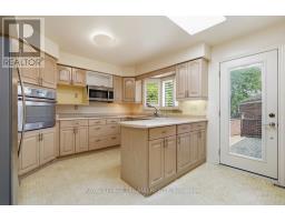 8 - 60 ROSECLIFFE CRESCENT - 11