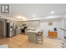 12 - 810 MAITLAND STREET - 17