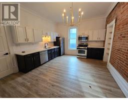 11 MAPLE STREET W - 7