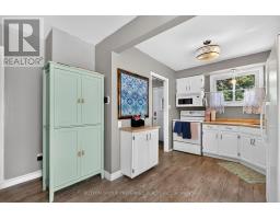 98 SURREY CRESCENT - 13