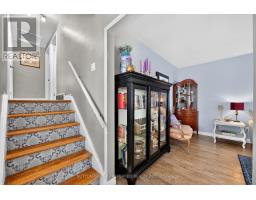 98 SURREY CRESCENT - 15