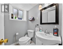 98 SURREY CRESCENT - 27