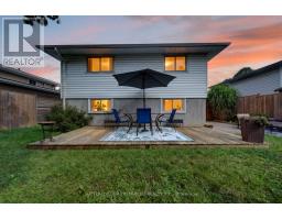 98 SURREY CRESCENT - 37