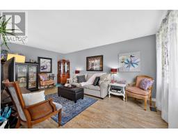98 SURREY CRESCENT - 7