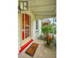 21 WOLSELEY AVENUE - 4