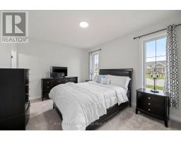 2 EVYLEAN COURT - 25
