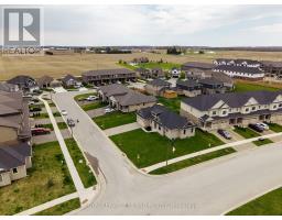 2 EVYLEAN COURT - 33