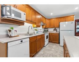 93 MCTAGGART COURT - 17