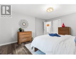 93 MCTAGGART COURT - 24