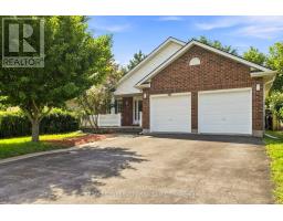93 MCTAGGART COURT - 3