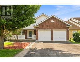 93 MCTAGGART COURT - 4