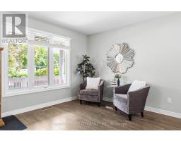 93 MCTAGGART COURT - 8