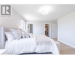 124 CRESTVIEW DRIVE - 25