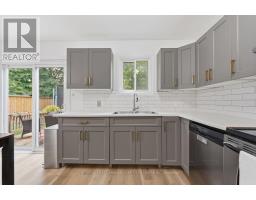 33 ASHLEY CRESCENT - 20