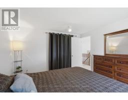 33 ASHLEY CRESCENT - 27