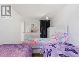 33 ASHLEY CRESCENT - 29