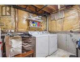 33 ASHLEY CRESCENT - 35