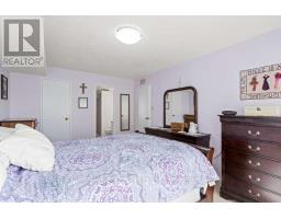 602 - 521 RIVERSIDE DRIVE - 23
