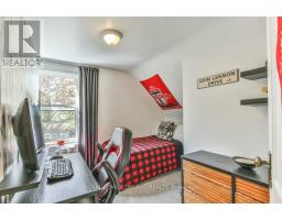 626 EMERY STREET E - 32