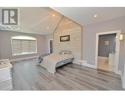 6 WOODLAND ROAD - 17