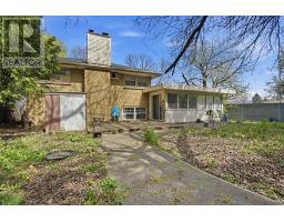 2 RUSKIN COURT - 33