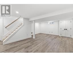 54 LLOYD MANOR CRESCENT - 39
