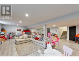 2347 YELLOWBIRCH COURT - 39