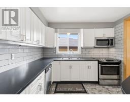 36 TUMBLEWEED CRESCENT - 14