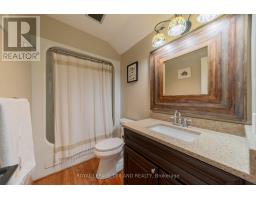 10441 PINETREE DRIVE - 35