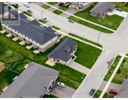 2 EVYLEAN COURT - 33