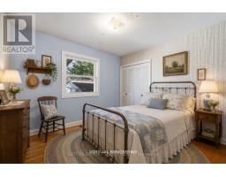 196 DAWN DRIVE - 22