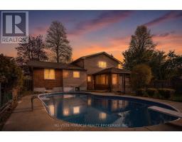 42 MILFORD CRESCENT - 2