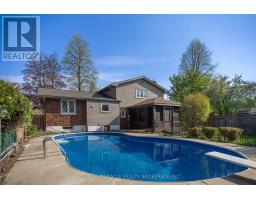 42 MILFORD CRESCENT - 30