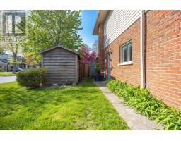 42 MILFORD CRESCENT - 34