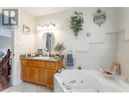43 JUNIPER CRESCENT - 15