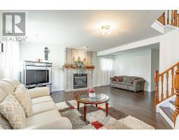 43 JUNIPER CRESCENT - 18