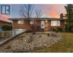 362 CHIPPENDALE CRESCENT - 1