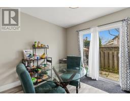 6 - 720 DEVERON CRESCENT - 20